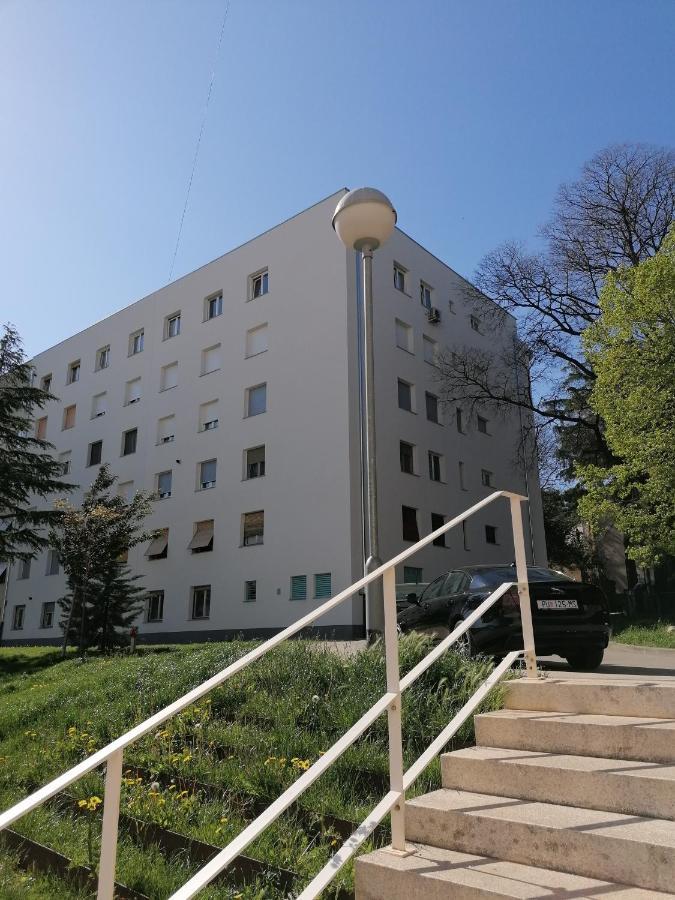 Sunny Spot Appartement Pula Buitenkant foto