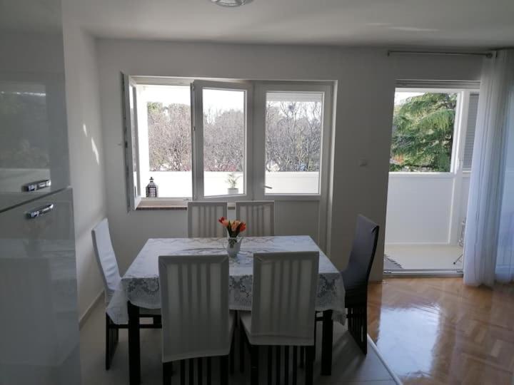 Sunny Spot Appartement Pula Buitenkant foto